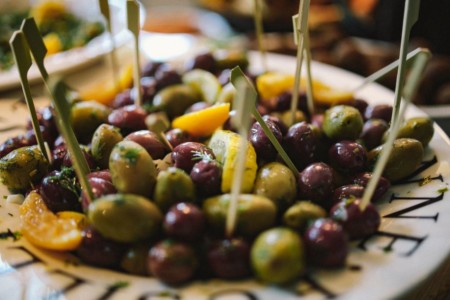 Olives by kaboompics